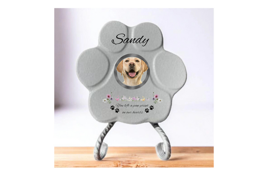 Huella de Piedra Personalizada: Un Recuerdo Eterno para Tu Mascota Querida