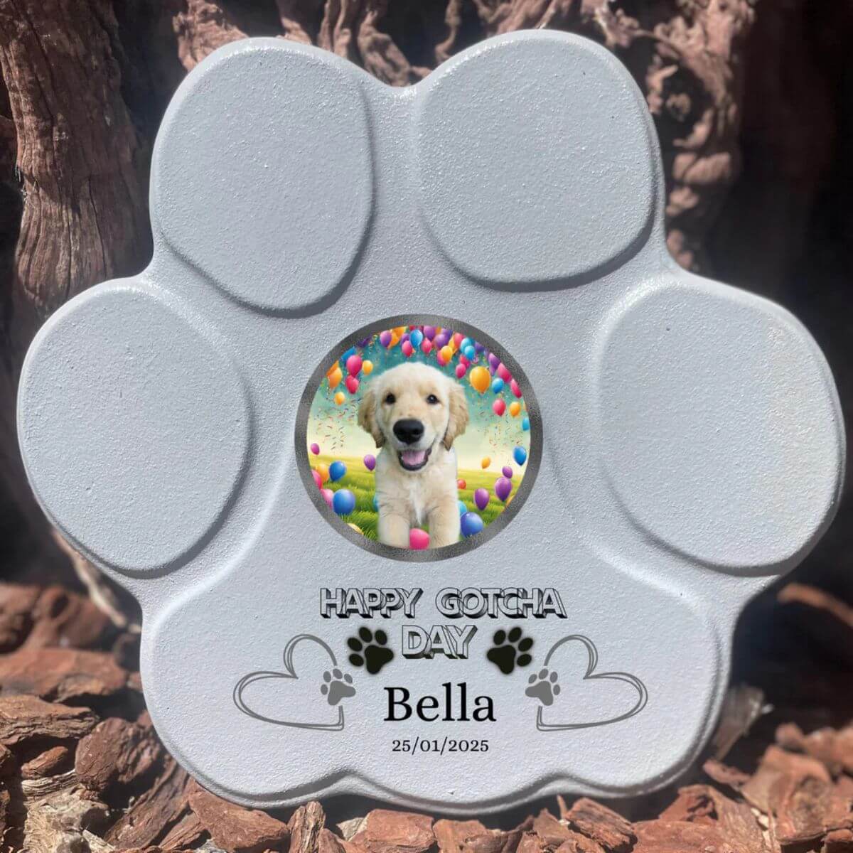 Imagen de la huella de piedra personalizada grande gris sin soporte, con foto, nombre y mensaje happy gotcha day— regalo ideal para amantes de las mascotas.

