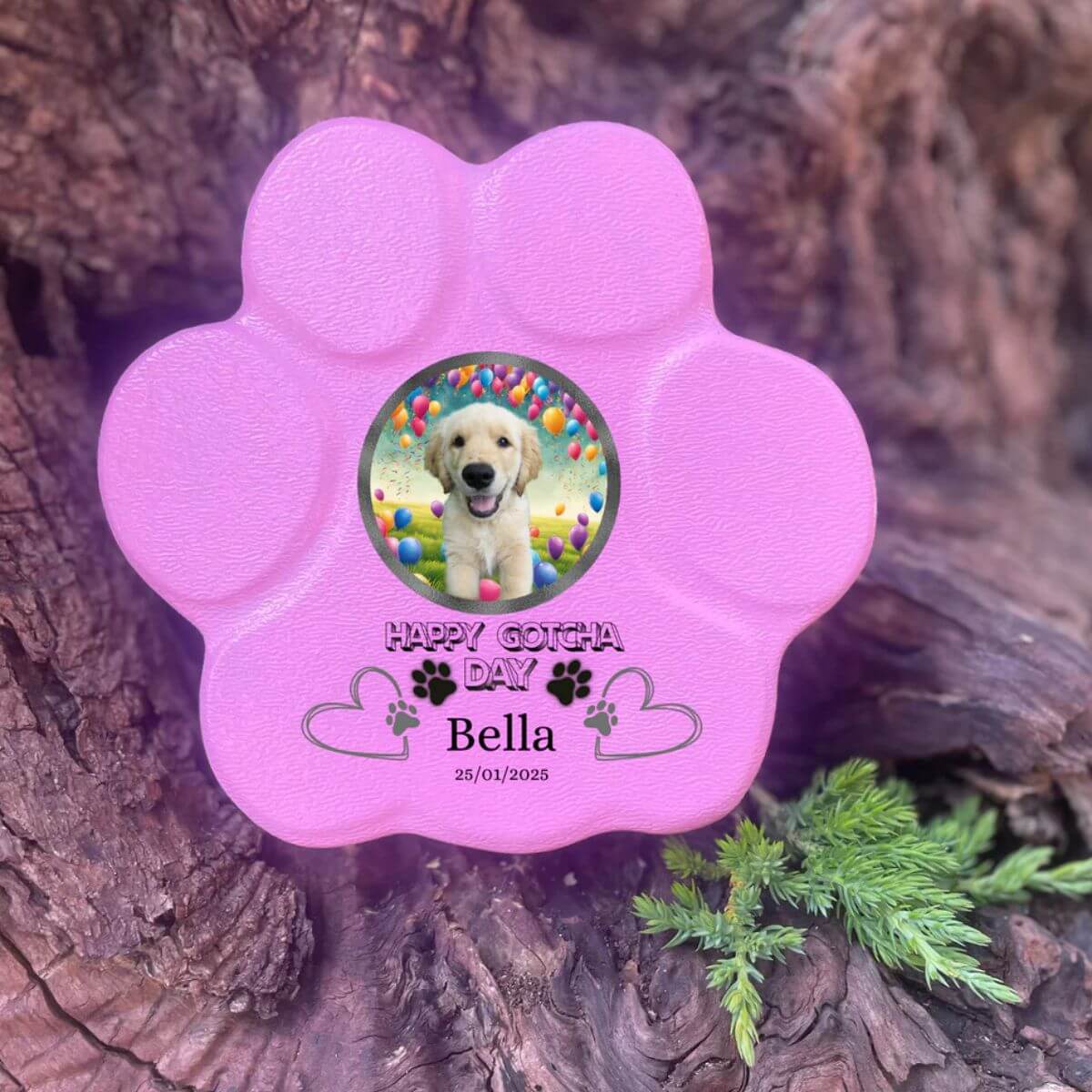 Imagen de la huella de piedra personalizada Pequeno rosa sin soporte, con foto, nombre y mensaje happy gotcha day— regalo ideal para amantes de las mascotas.

