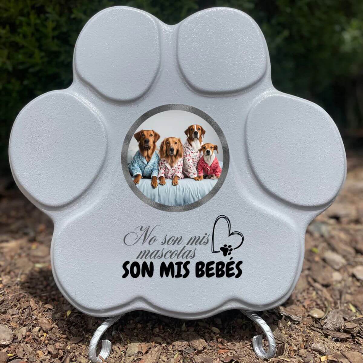 Placa personalizada para mascota grande gris con foto y frase “Son Mis Bebés”, con soporte