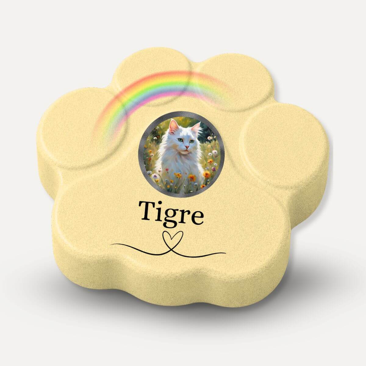 Placa conmemorativa personalizada para gato con foto y nombre Tigre en huella de hormigón amarilla con arcoíris decorativo y acabado tipo piedra para gato fallecido