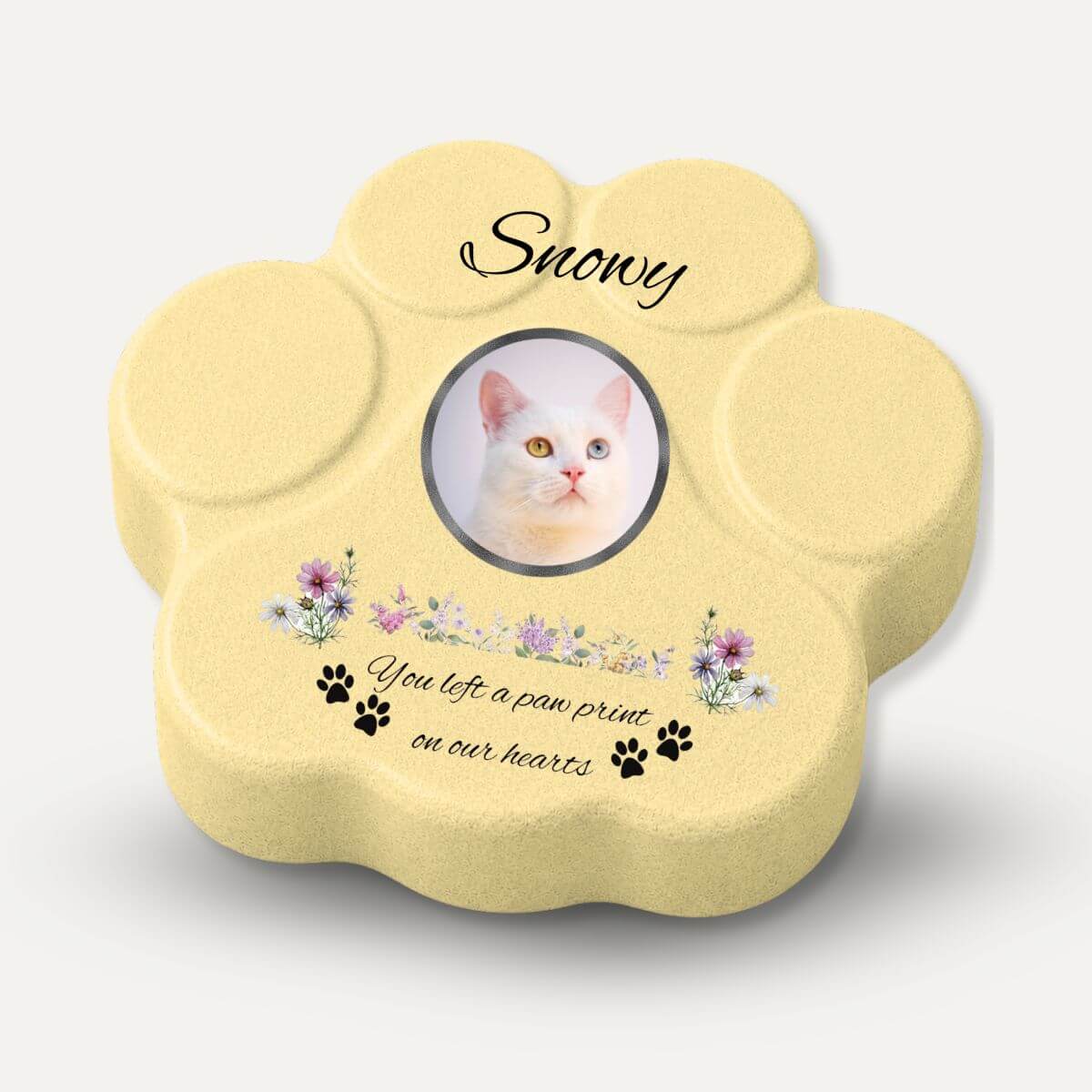 Lápida memorial para gato con foto personalizada, frase conmemorativa y huellas decorativas en acabado amarilla tipo piedra