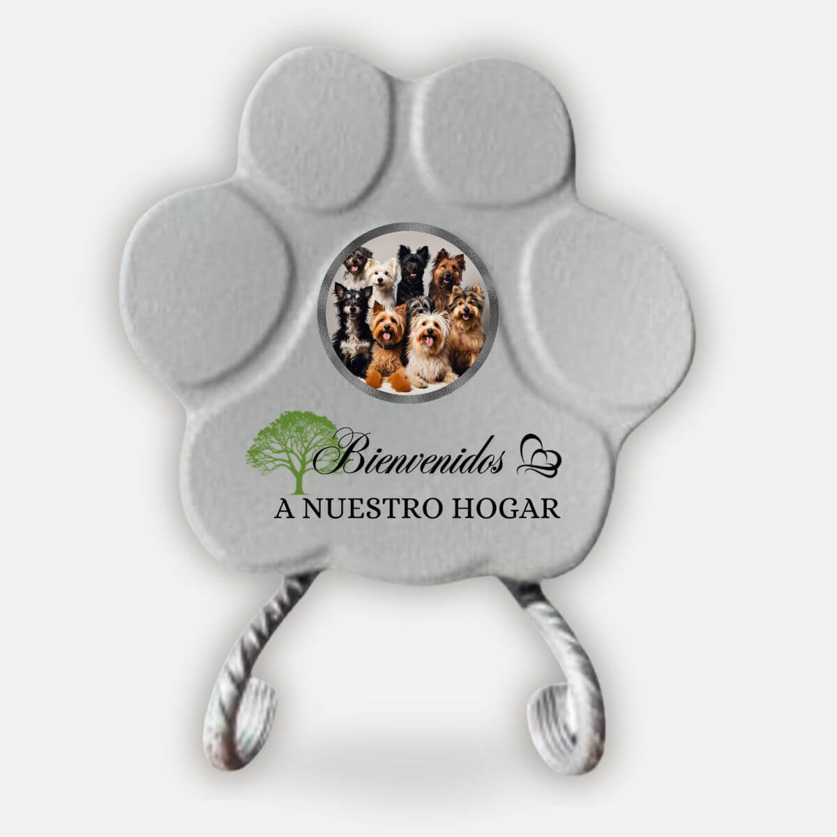 Placa personalizada "Bienvenidos a Nuestro Hogar" con soporte para perros y gatos color gris.