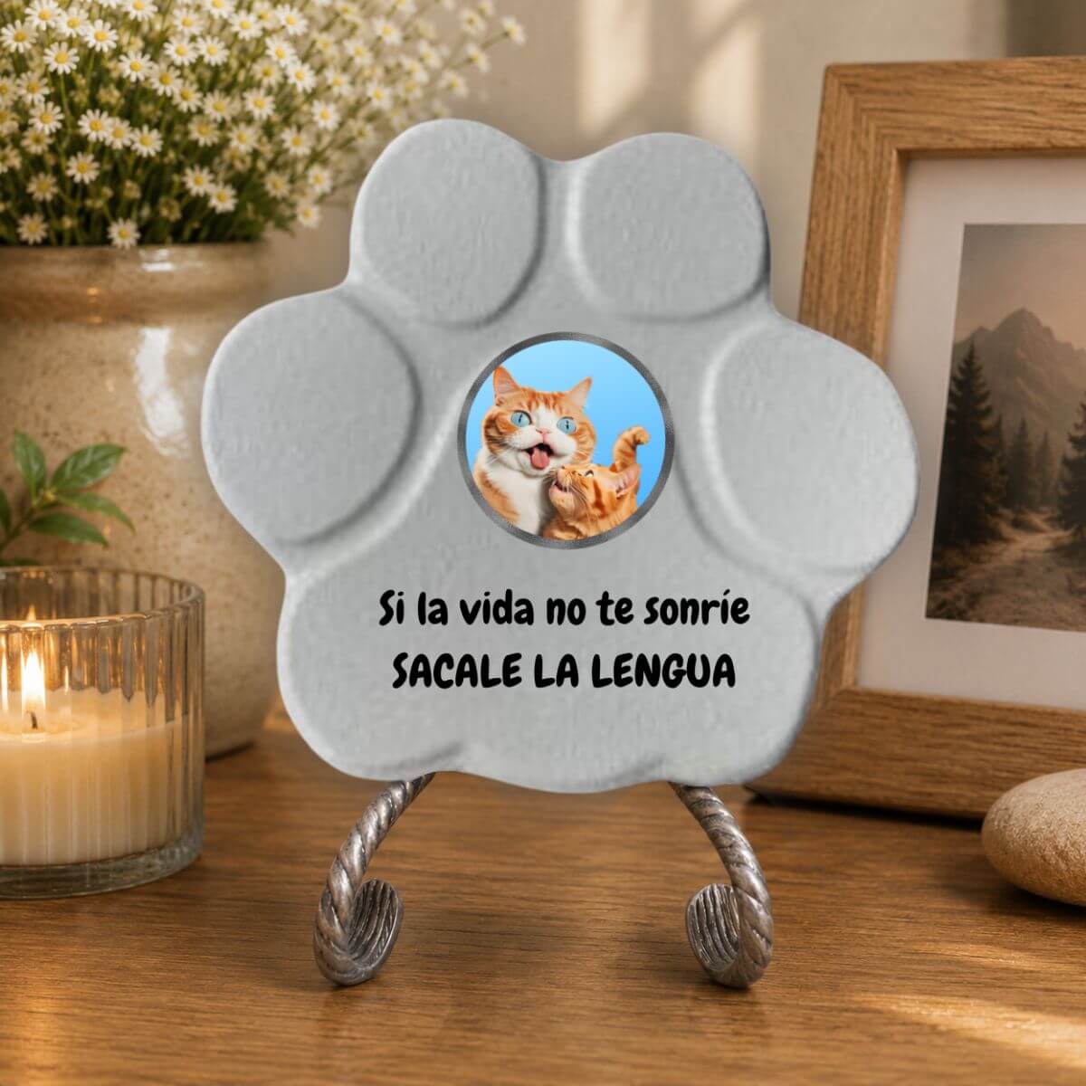 Placa decorativa de hormigón en color gris con divertido diseño de gato, perfecta para decorar cualquier rincón del hogar