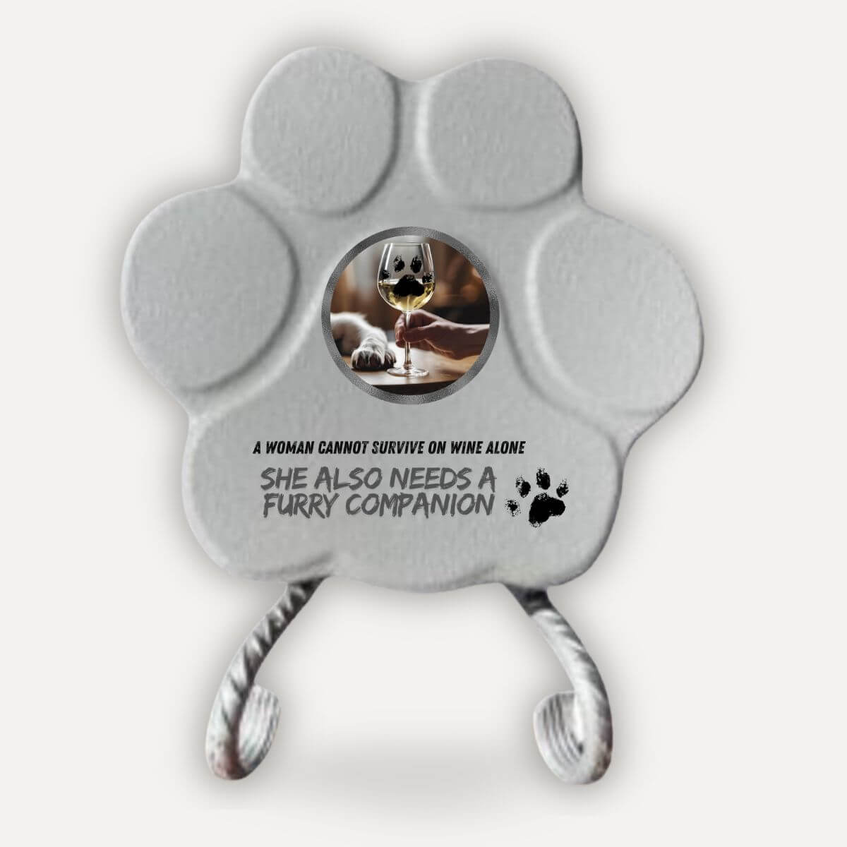 Placa divertida de hormigón con soporte opcional para amantes de los perros con la frase en inglés "A Woman Cannot Survive on Wine Alone, She Also Needs a Furry Companion" en color gris.
