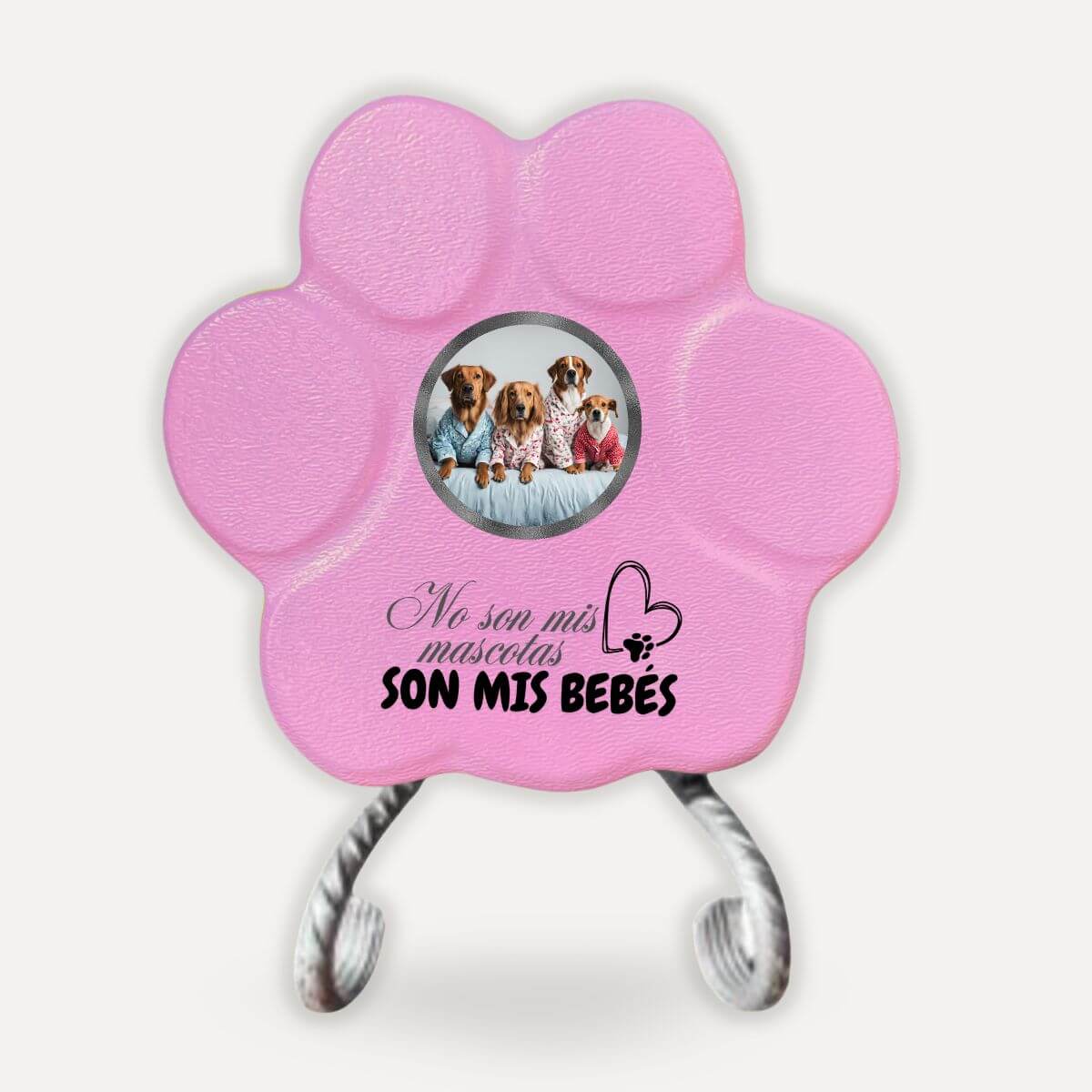 Placa personalizada para mascotas rosa con soporte y foto de perros, diseño artesanal en forma de huella con frase “No son mascotas, son mis bebés” para amantes de perros y gatos.