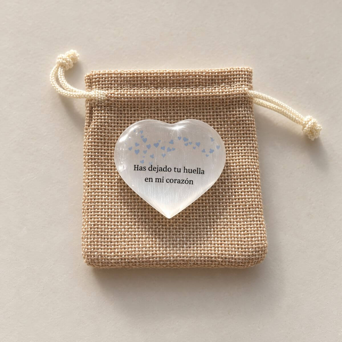 Reverso de corazón de selenita para recuerdo de mascota con mensaje Has dejado tu huella en mi corazón