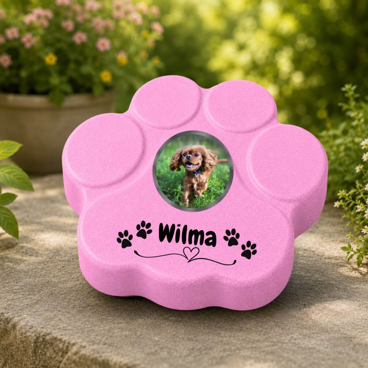 Huella conmemorativa rosa para perros con foto personalizada y nombre decorado con patitas para jardín
